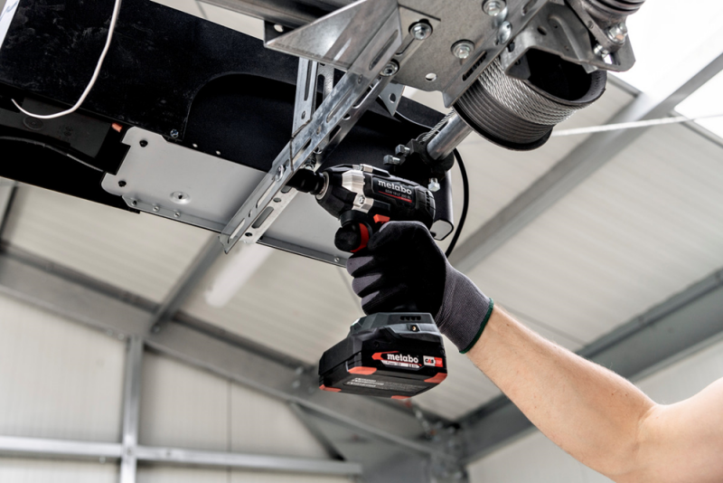 Metabo SSW 18 LT 300 BL 18V Li-ion Accu Slagmoersleutel Body In Metabox - Detailed view of the product