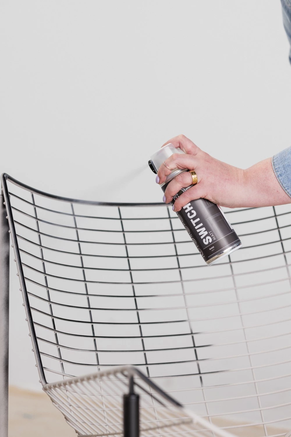 Rust-Oleum Switch Spuitlak - Hoogglans Zwart - 400ml thumbnail 4