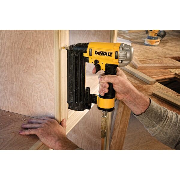 DeWALT DPN1850PP Pneumatische Afwerktacker - Olievrij - 18 Gauge - 15-50mm - 4,8-8,3 Bar - Detailed view of the product