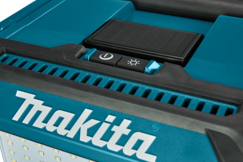 Makita DEAML009G LXT 14.4V / 18V / XGT 40V Max Accu Bouwlamp Body - 2000lx - 10000Lm - Detailed view of the product