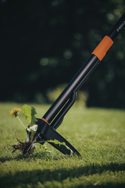Fiskars 139950 Xact Onkruidsteker - Detailed view of the product