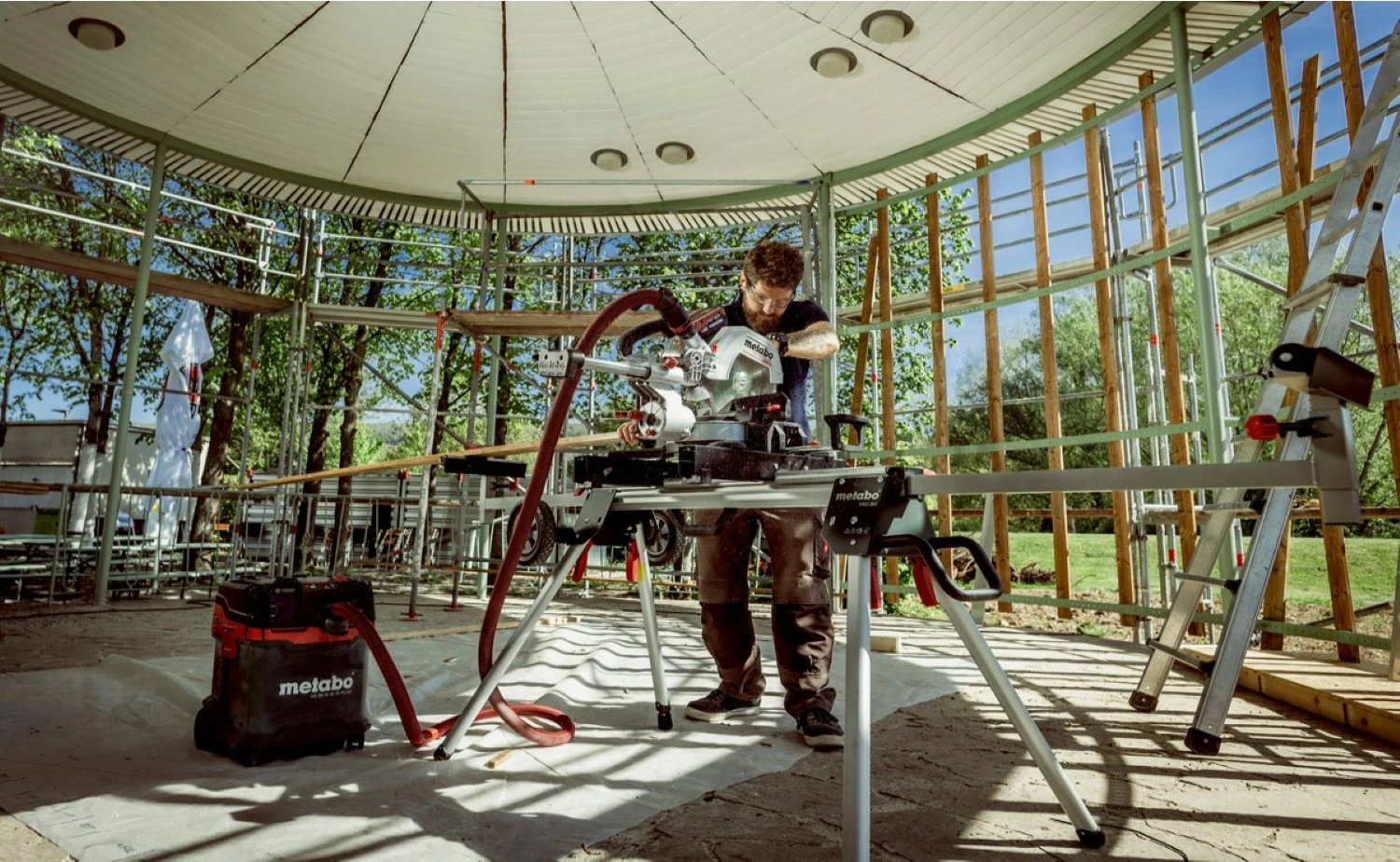 Metabo - KGS 18 LTX BL 216 - Accu-Invalzaag - Tot 400 zaagsneden - Hout