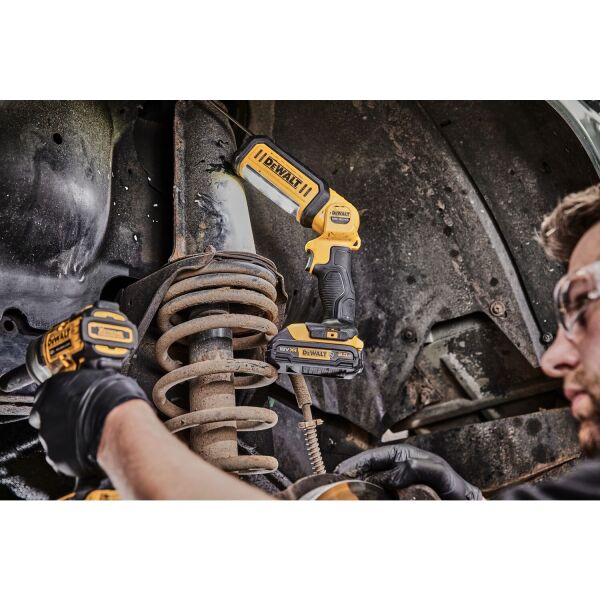 DeWALT DCL050-XJ 18V Li-ion XR Accu LED Lamp Body - 250Lm - Detailed view of the product