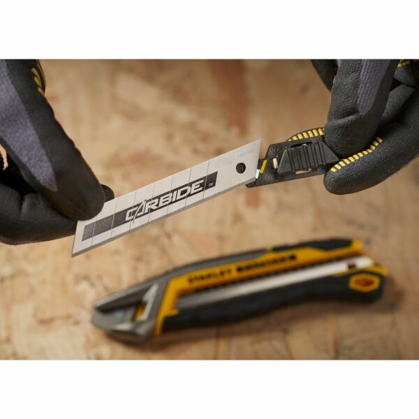 Stanley STHT2-11818 Carbide Reserve Afbreekmessen - 18mm (10st) - Detailed view of the product