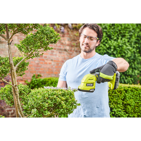Ryobi RY18GSA-0 One+ 18V Li-ion Accu 2-in-1 Snoeischaar Body - 200mm - Detailed view of the product