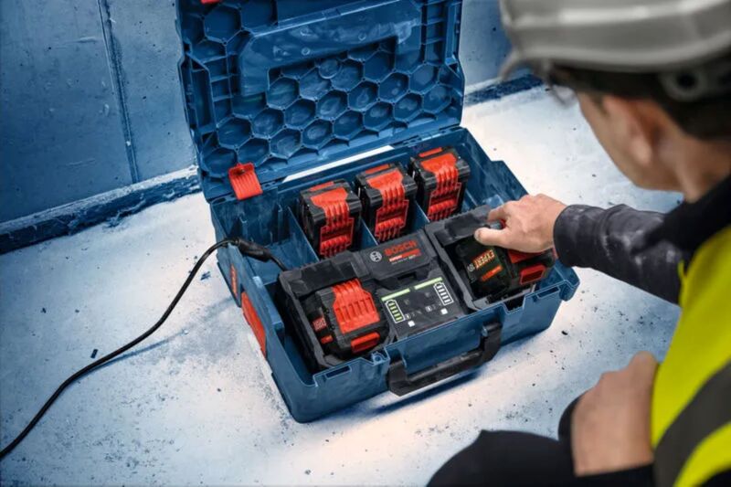 Bosch EXAL18V2-320 18V High Power Accu Duooplader - 16A - Detailed view of the product