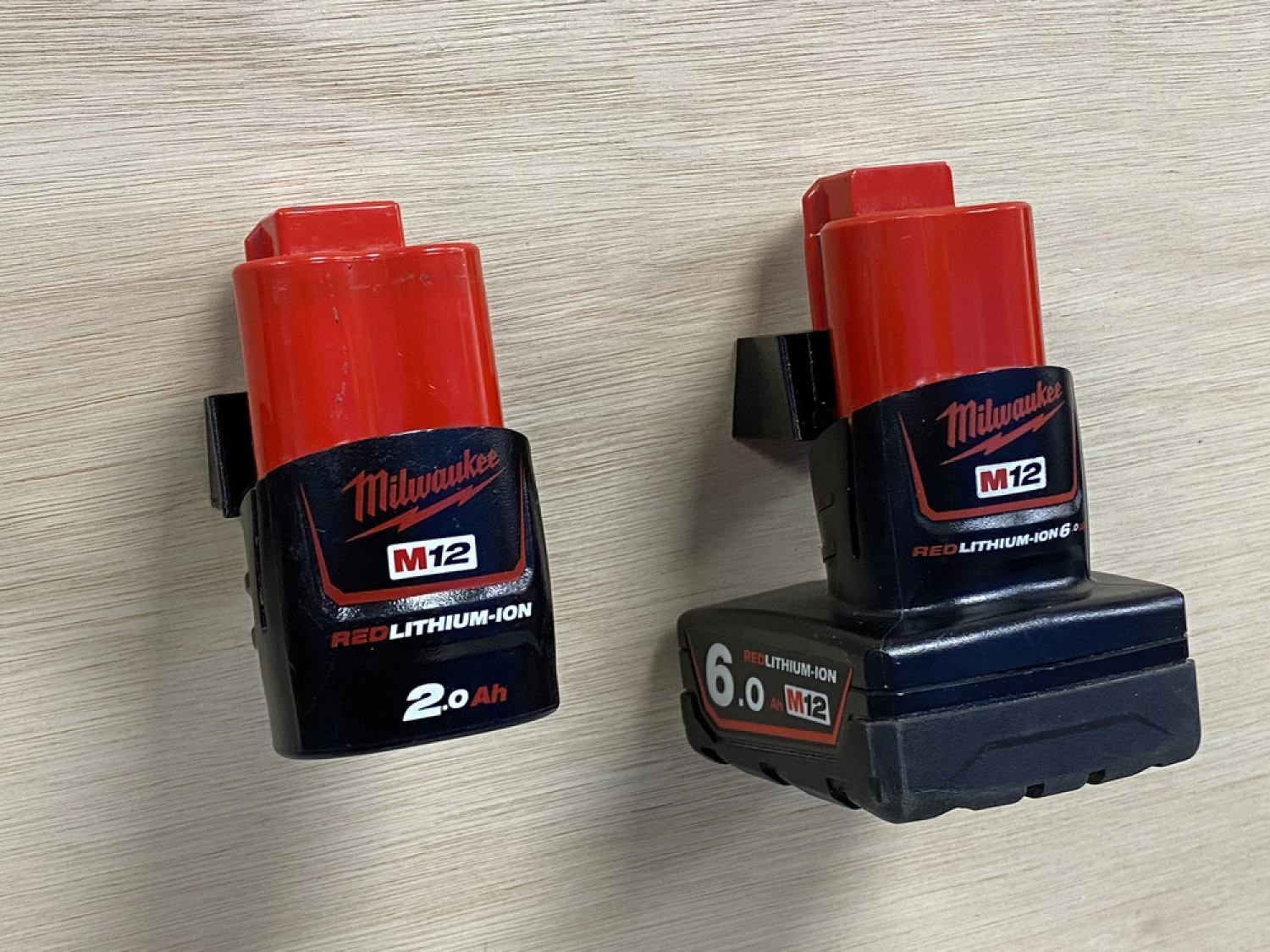 StealthMounts BM-MW12-RED-6 Batterijhouders Voor Milwaukee M12 (6 Stuks) - Rood thumbnail 2