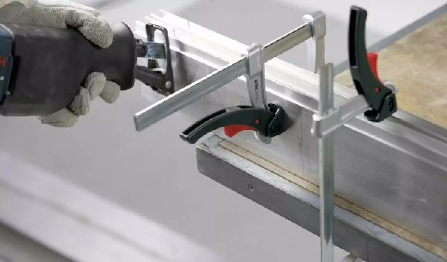 Bessey KLI-S KliKlamp 16-delige Lijmklemmenset In T-Loc thumbnail 4