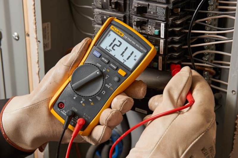 Fluke 115 EUR Digitale True-RMS Multimeter - AC/DC 600V&10A - Detailed view of the product