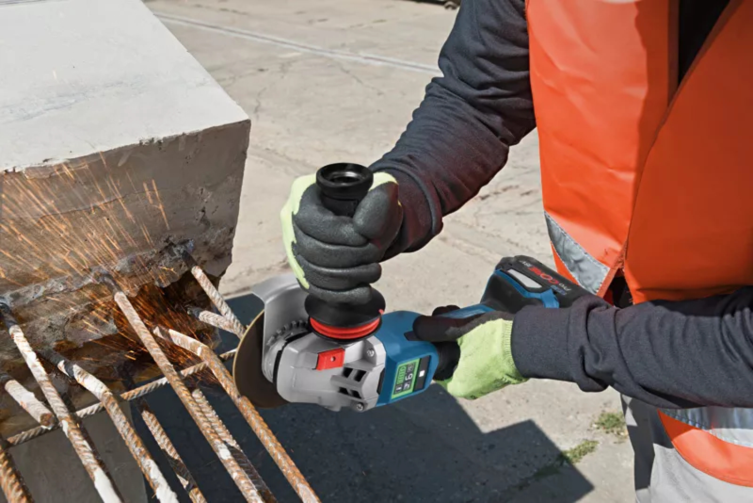 Bosch GWS 18V-15 SC 18V Li-Ion Accu BiTurbo Haakse Slijper Set (2x 5.5Ah Accu) In L-Boxx - 125mm - Koolborstelloos thumbnail 4