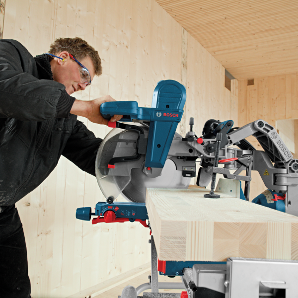 Bosch GCM 12 GDL Afkortzaag - 2000W - 305 X 30mm - Detailed view of the product