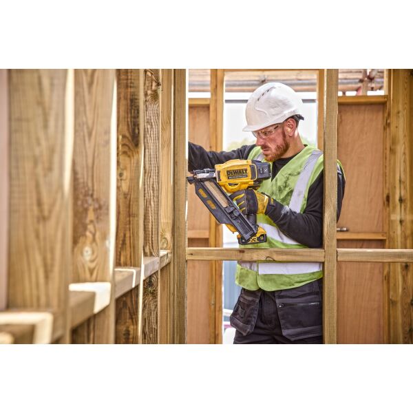 DeWALT DCN950N 18V Li-ion Accu Constructie Tacker Body - Enkel Schot - 2,8-3,3mm - 50-90mm - Detailed view of the product