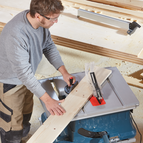 Bosch GTS 635-216 Zaagtafel + Onderstel GTA 560 - 1600W - 216 X 30mm - Detailed view of the product