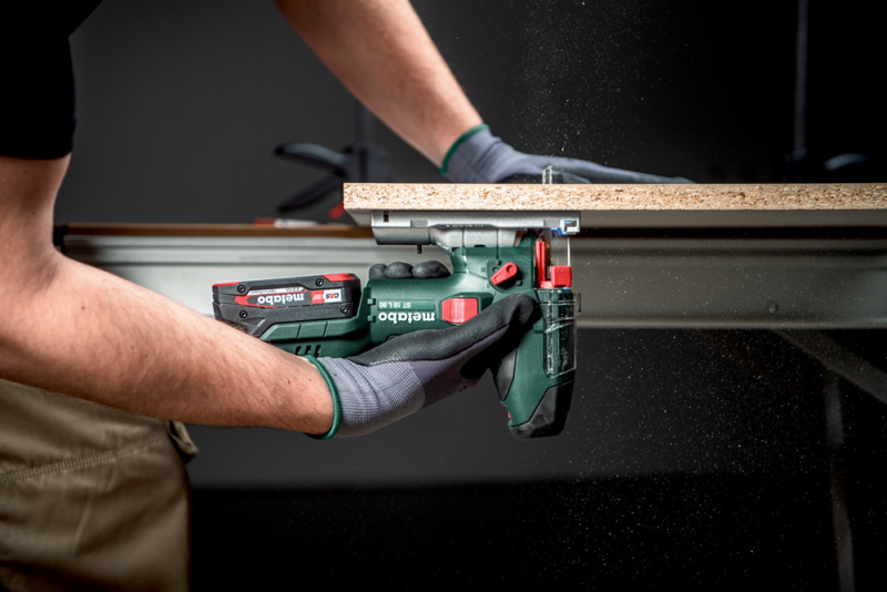 Metabo ST 18 L 90 18V Li-ion Accu Decoupeerzaag Body In MetaBox - T-greep - Detailed view of the product
