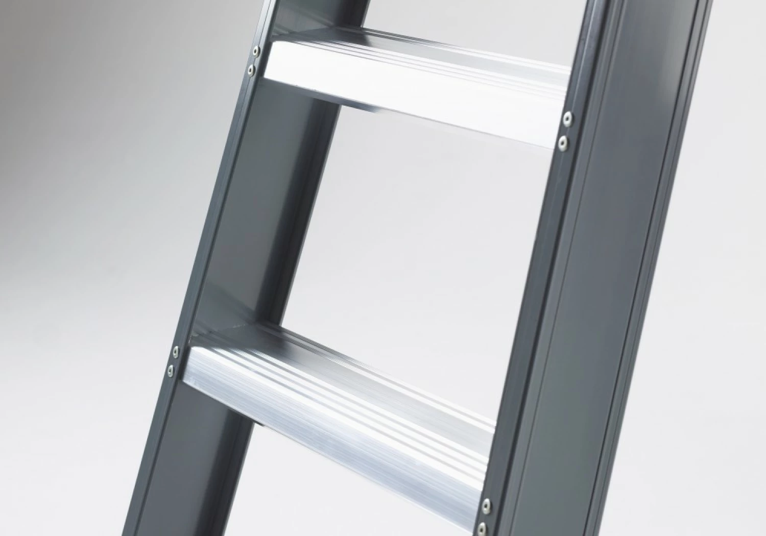 Altrex Falco FEO 10 Trap - Enkel - Aluminium Met Coating - 10 Treden - Max. Werkhoogte 4,35m thumbnail 3