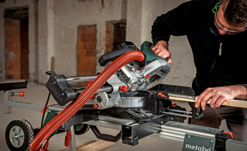 Metabo KGS 254 M Afkortzaag - 1800W - 254 X 30mm - Quick Hendel - Met Extra Zaagblad - Detailed view of the product