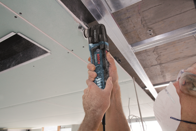 Bosch GOP 30-28 Multitool + 16 Delige Accessoireset In L-Boxx - 300W - Detailed view of the product