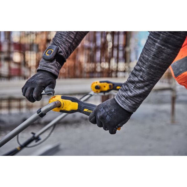 DeWALT DCPS330 Powershift Afwerkspaan - Detailed view of the product