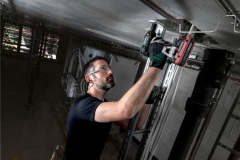 Metabo SSW 18 LTX 300 BL 18V LiHD Accu Slagmoersleutel Set (2x 4.0Ah LiHD Accu) In MetaBOX - 300Nm - 1/2"- Koolborstelloos - Detailed view of the product