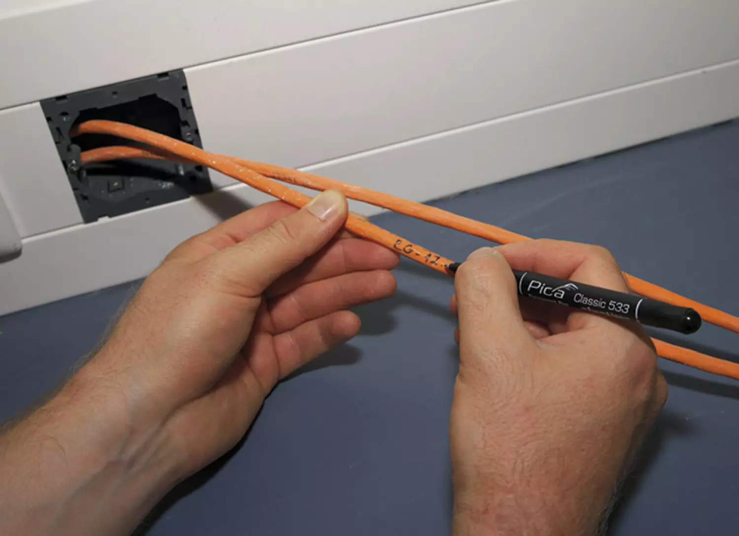 Pica 534/46 Classic Permanent Pen - Rond - Zwart - 1mm (10st) thumbnail 3