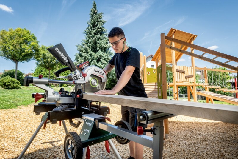 Metabo KGS 18 LTX BL 305 LiHD Accu Afkortzaag Set (2x 8Ah) - 305 X 30mm - Detailed view of the product