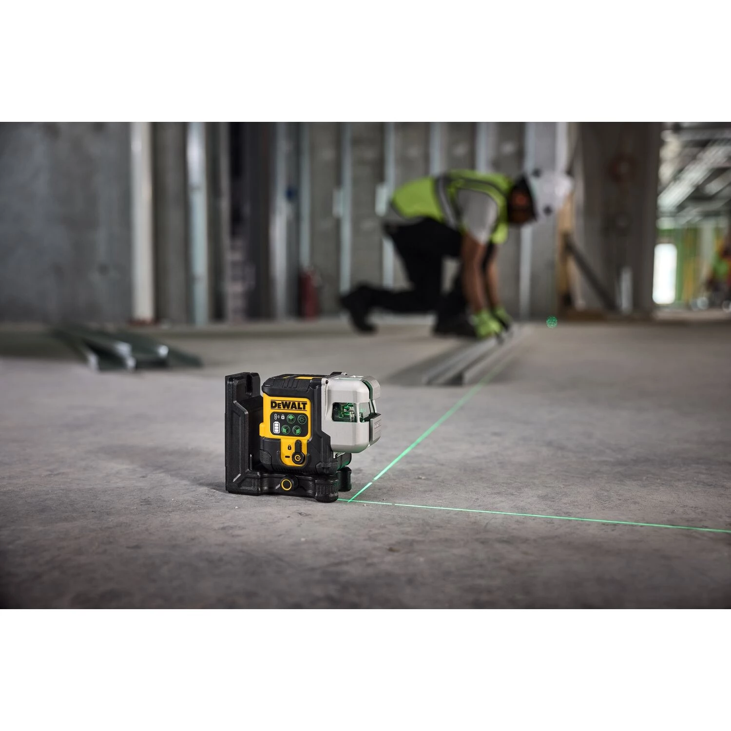 DeWALT DCLE14301GB-XJ Kruislijnlaser In Koffer - 3x 180° - Groen - 30m - IP65 thumbnail 3