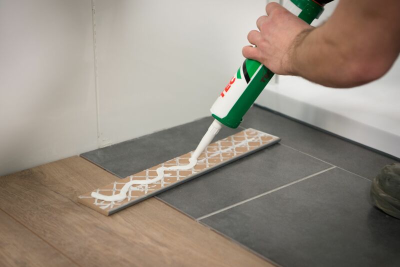 TEC7 Montagekit - Eik - Koker - 310ml - Detailed view of the product