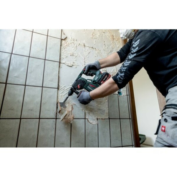 Metabo KH 18 LTX BL 24 18V Li-ion Accu Combihamer Set (2x 5.5Ah LiHD Accu) In MetaBOX - Detailed view of the product