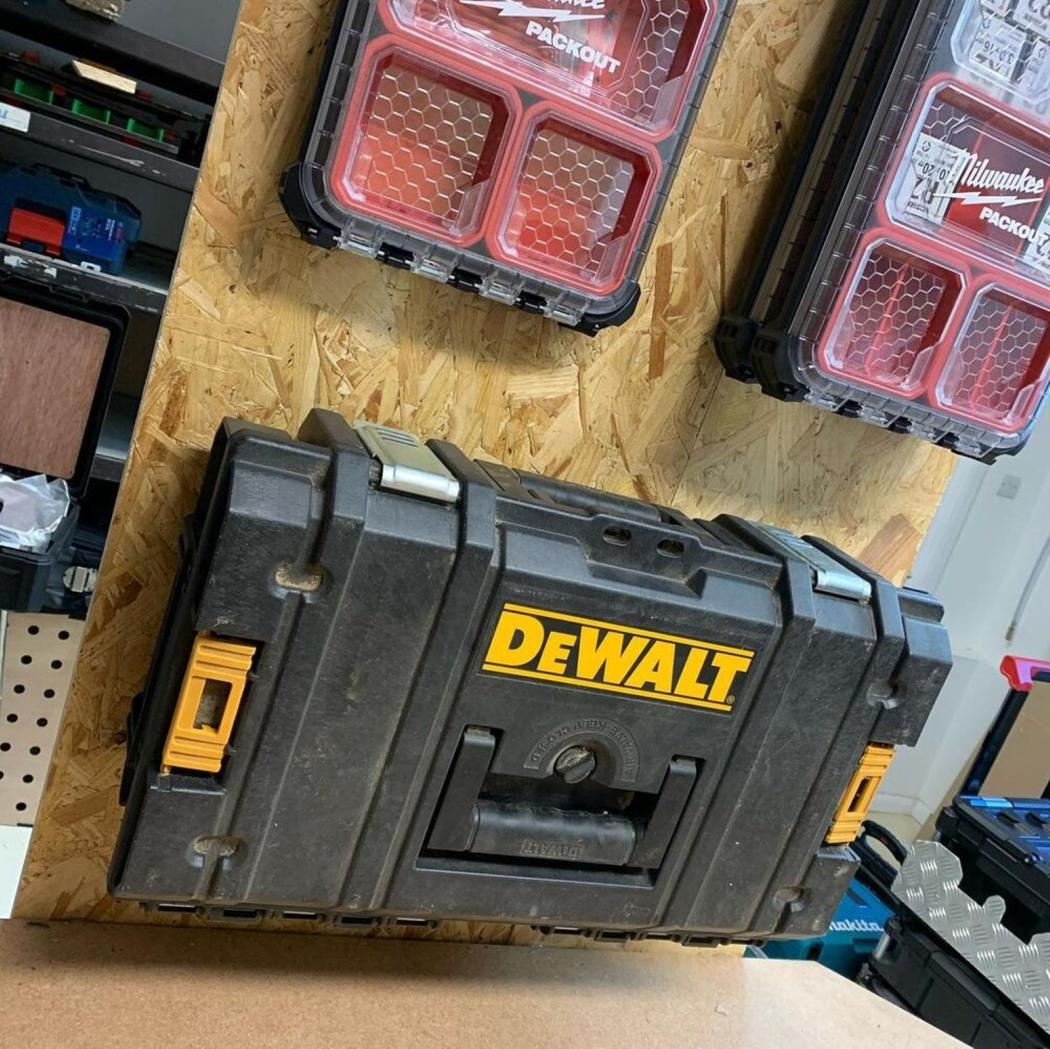 StealthMounts OM-CL-RED-6 Cleat'n'Feet Montageklemmen - Rood - 6 Stuks thumbnail 4