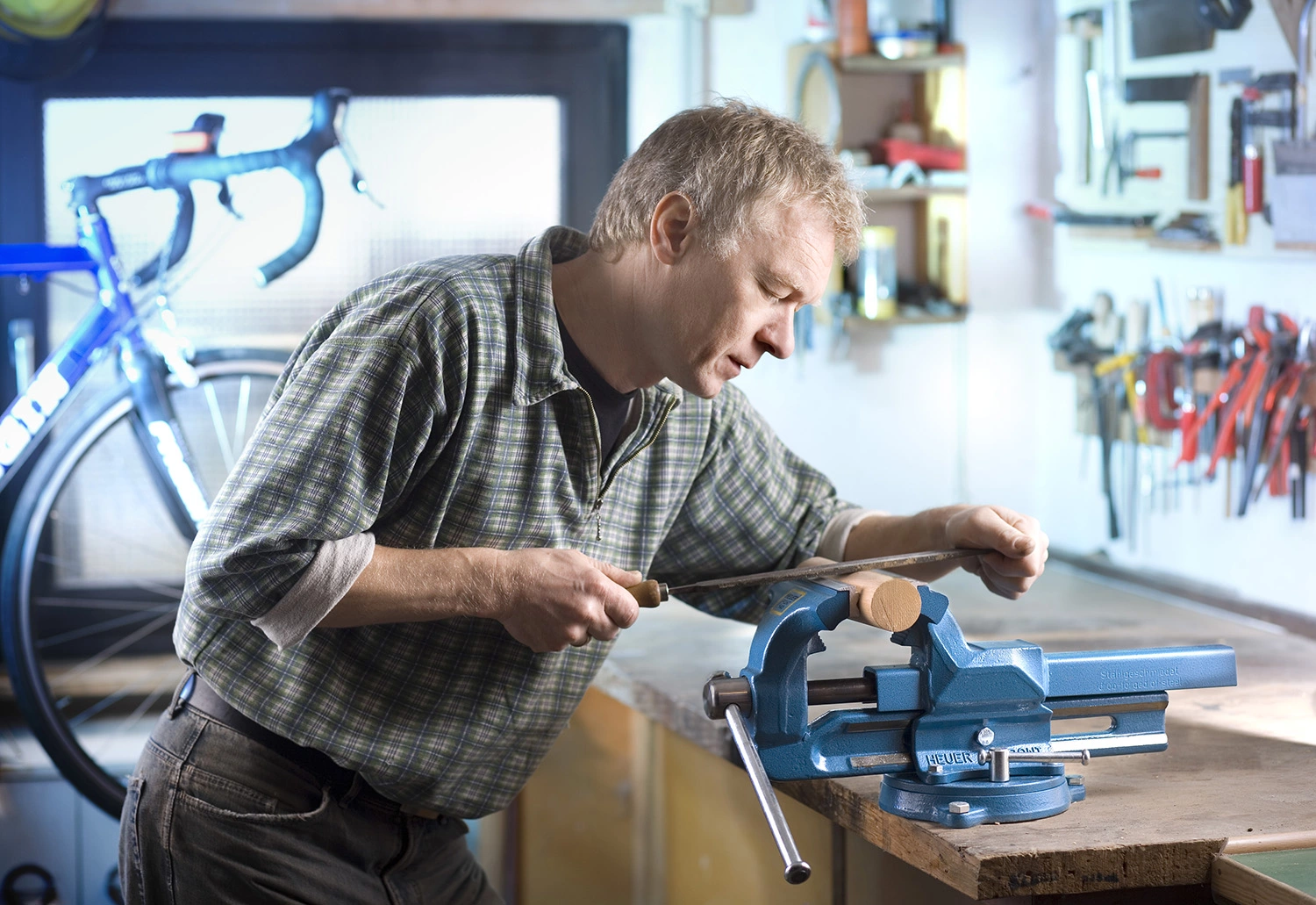 Heuer 100140 Bankschroef - Staal - Bekbreedte 140mm - Klembereik 200mm thumbnail 3