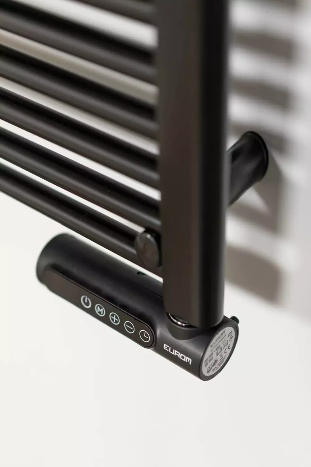 EUROM Sani Towel 750 Badkamerkachel - 750W - Zwart thumbnail 4