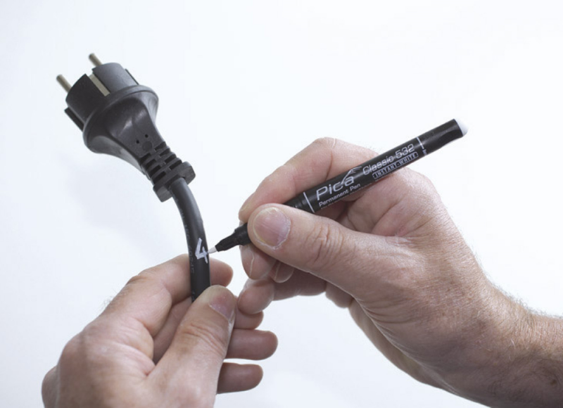 Pica PI53252 Classic Permanent Pen - Rond - Wit - 1-2mm - Detailed view of the product