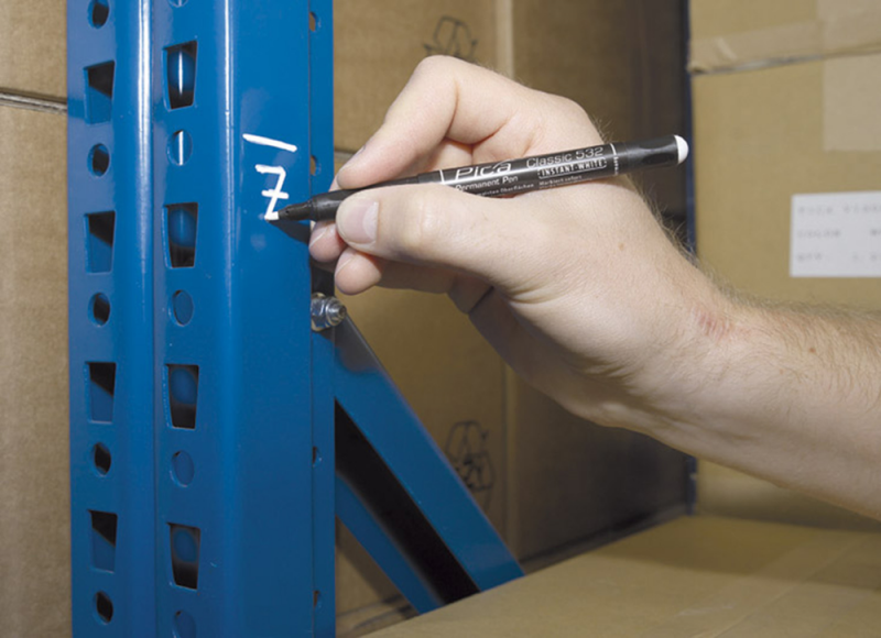 Pica PI53252 Classic Permanent Pen - Rond - Wit - 1-2mm - Detailed view of the product