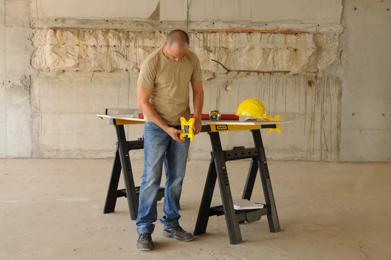 Stanley STST1-70559 Kunststof Schragen - Hoogte En Breedte Verstelbaar - Draagcapaciteit 454 Kg (set Van 2 Stuks) thumbnail 2