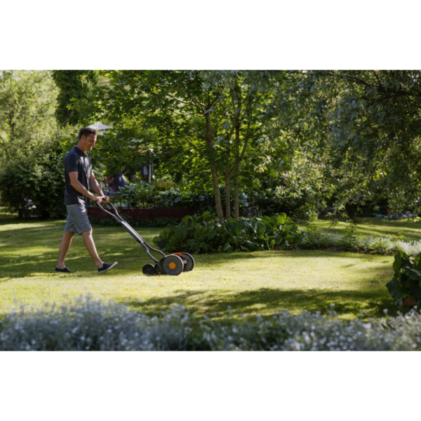 Fiskars StaySharp Plus Grasmaaier - 43cm - Detailed view of the product