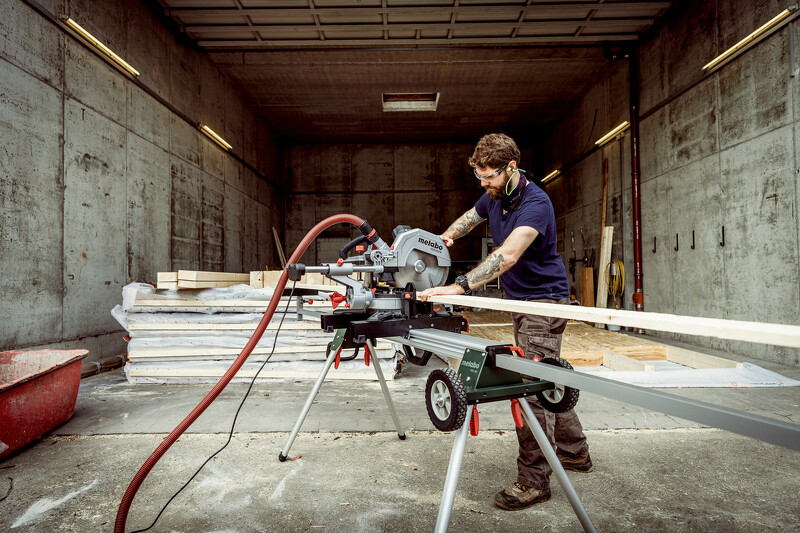 Metabo KGS 305 M Afkortzaag - 2000W - 305 X 30mm - Quick Hendel - Detailed view of the product