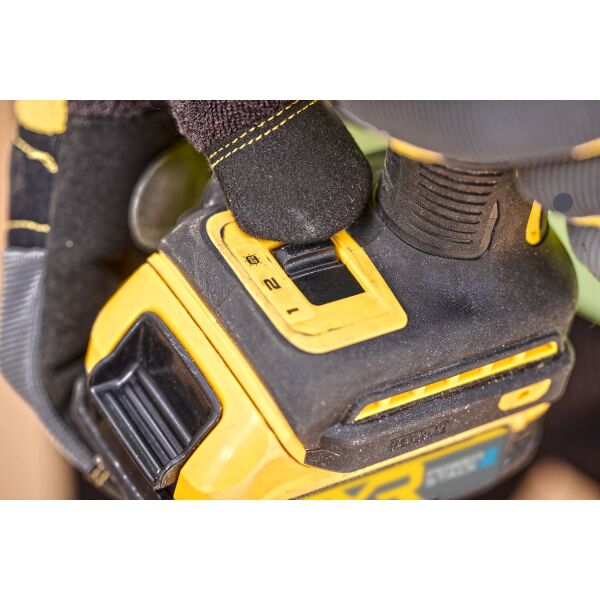 DeWALT DCF870E2T 18V Li-ion Accu Hydraulische Slagschroevendraaier Set (1x 1,7Ah Accu) In TSTAK - 56Nm - Detailed view of the product