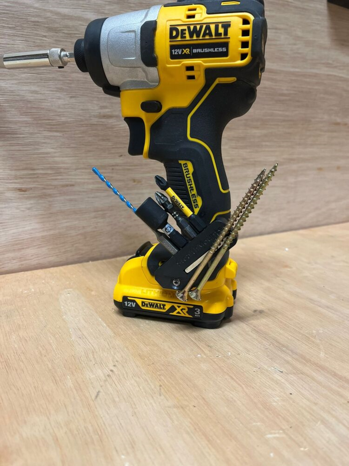 StealthMounts BH-DW-4590-BLK BLACK 4590 45°&90° Magnetische Bithouder Voor Dewalt - Zwart - 2-pack thumbnail 2