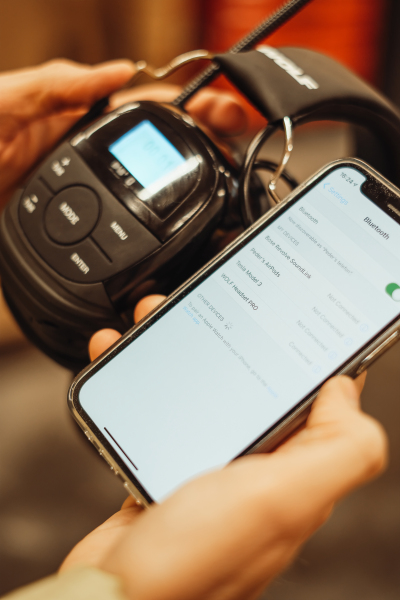 Wolf Helmbevestiging Headset Pro Bluetooth Gehoorbescherming Met Radio (DAB+ En FM) - Detailed view of the product