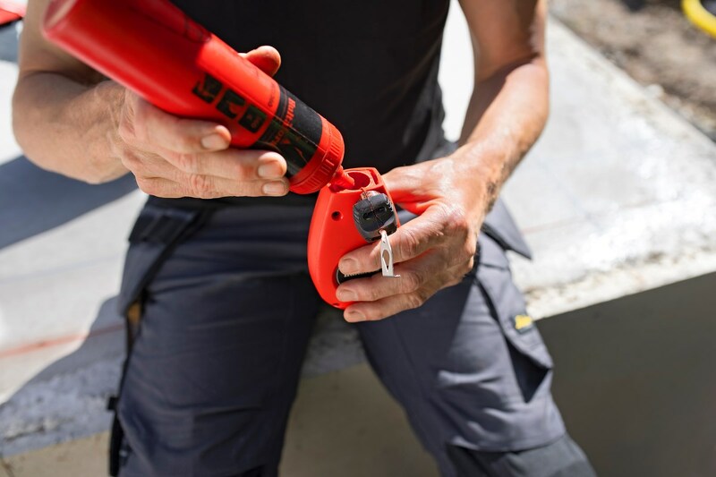 Hultafors 652423 Red 100 Slaglijnkrijt - Rood - 100gr - Detailed view of the product
