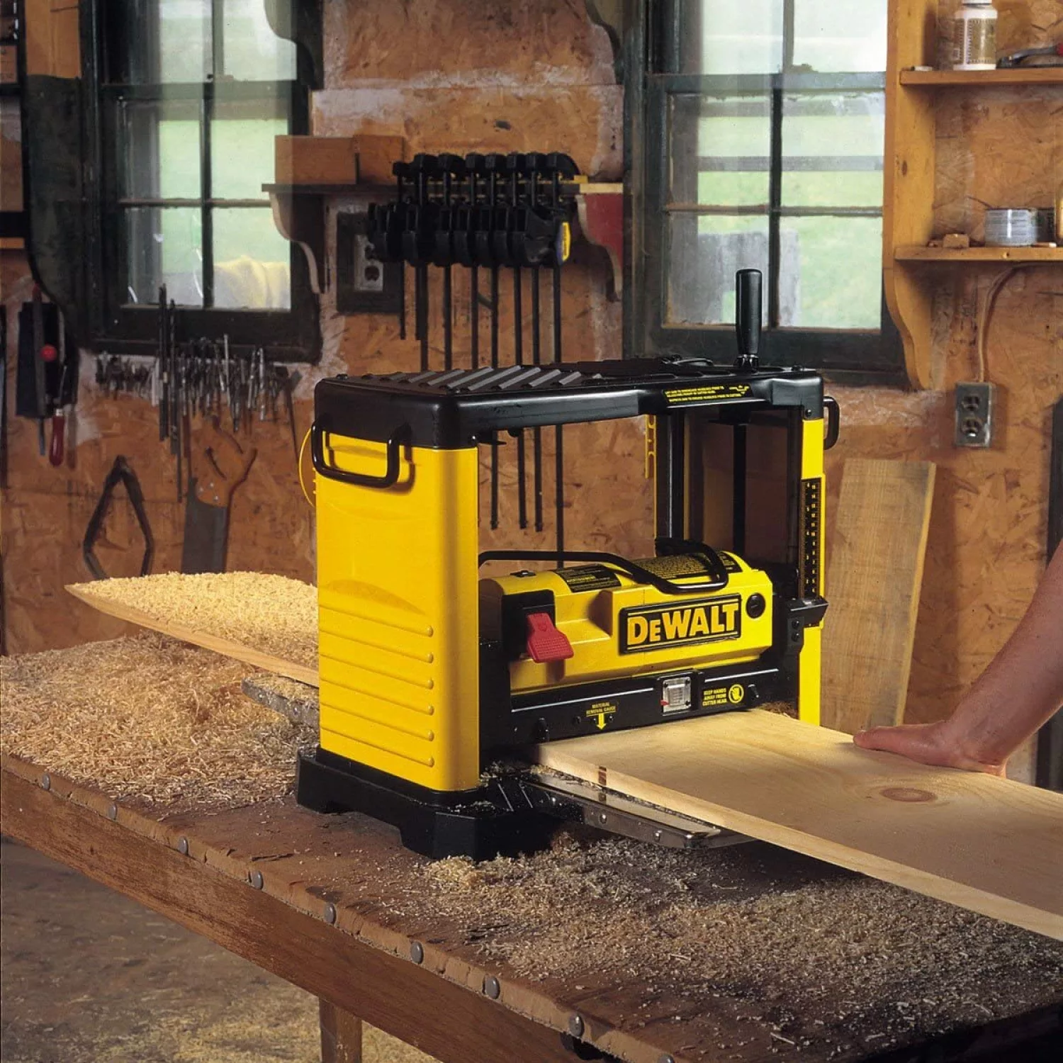 DeWALT DW733 240V Vandiktebank - 1800W thumbnail 3