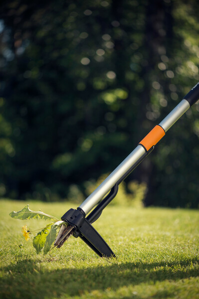 Fiskars 1020125 Smartfit Onkruidsteker - 99-119cm - Detailed view of the product