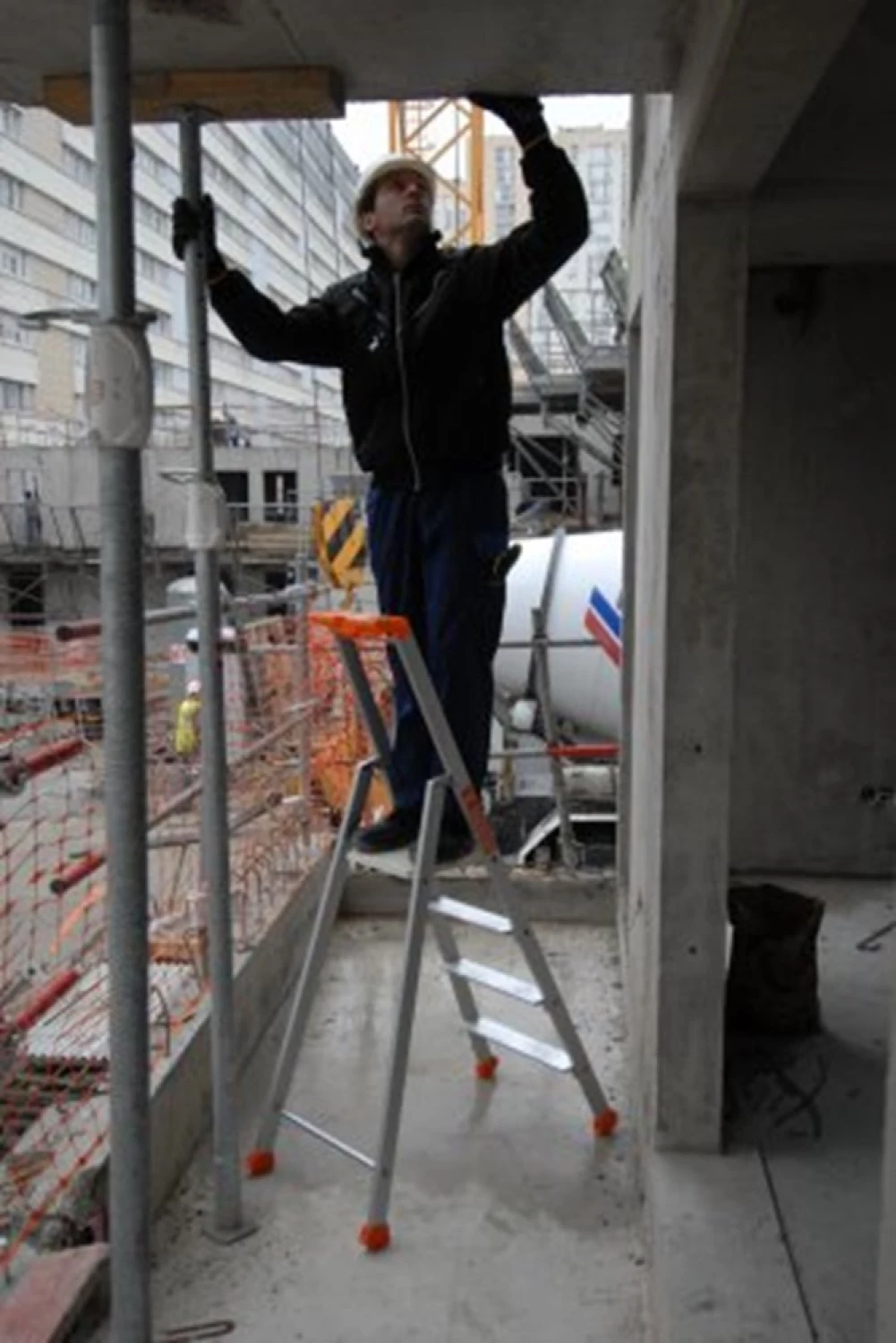 Little Jumbo 1223700004 Industrietrap 2370 - Enkel - Aluminium - 1 X 4 Treden - Max. Werkhoogte 0,88m thumbnail 4