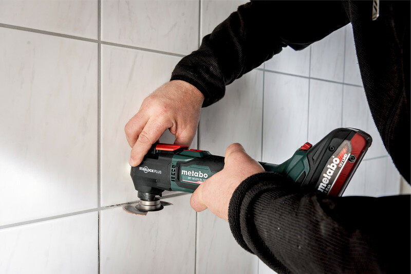 Metabo MT 18 LTX BL QSL 18V Li-ion Accu Multitool Body In MetaBOX - Koolborstelloos - Snelwissel - Detailed view of the product