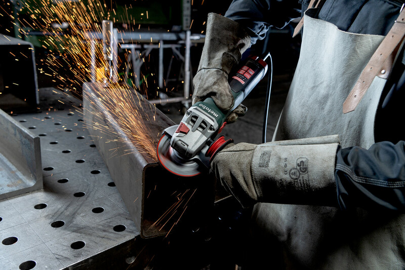 Metabo WEV 19-125 Q M-Brush Haakse Slijper Body - 1900W - 125mm - Detailed view of the product