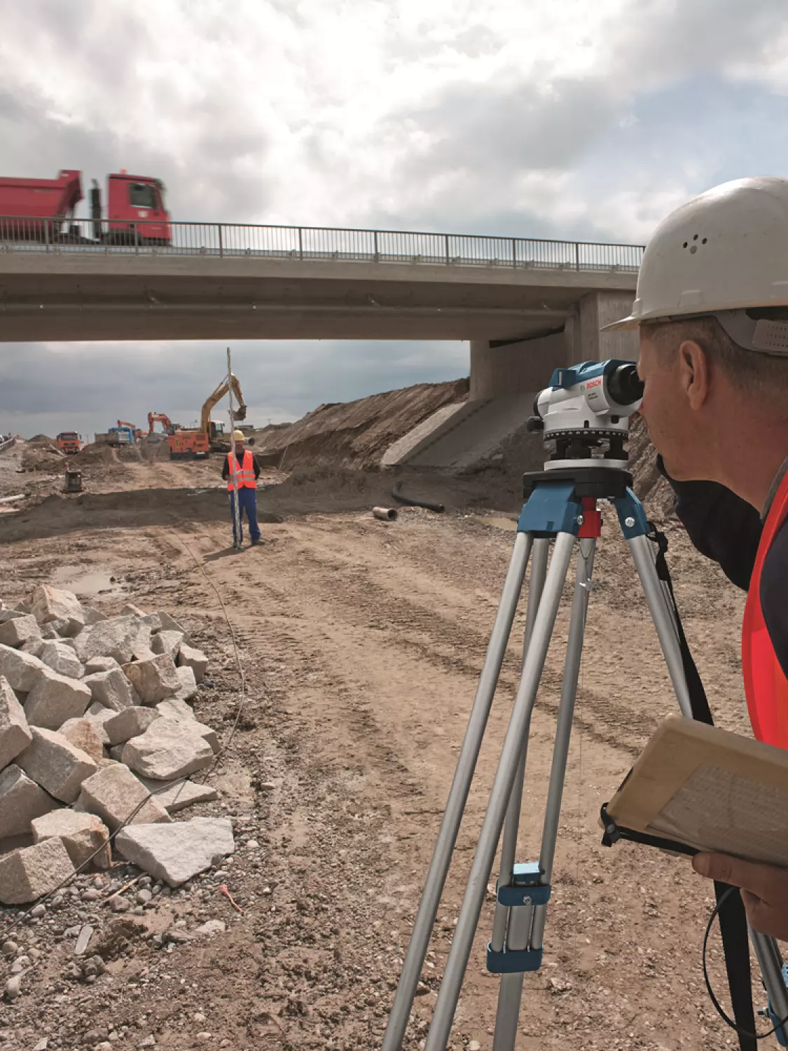 Bosch GOL 32 D Optisch Waterpastoestel Met Vergrotingsfactor - 120mm - In Koffer thumbnail 4