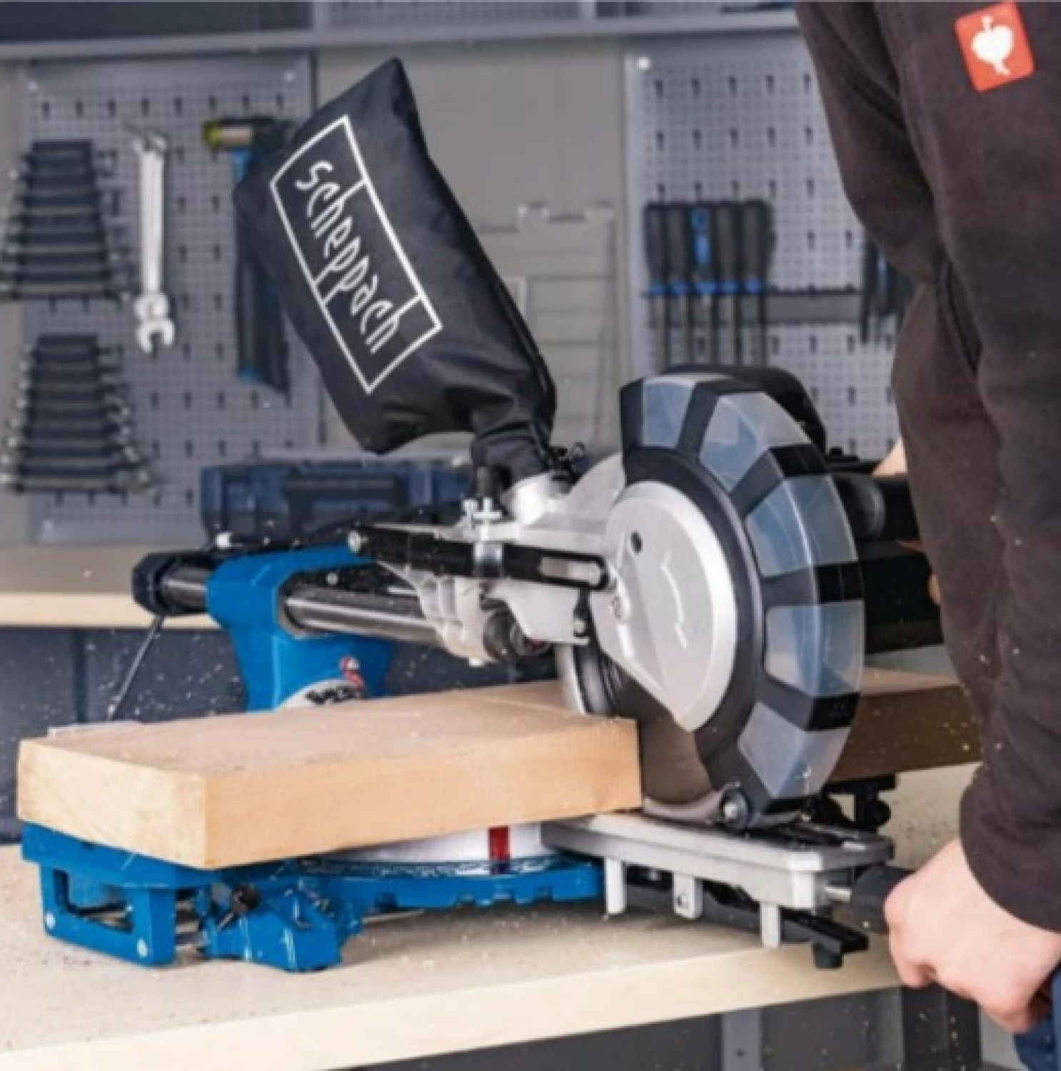 Scheppach 5901215903 HM216 Afkortzaag incl. 2 zaagbladen