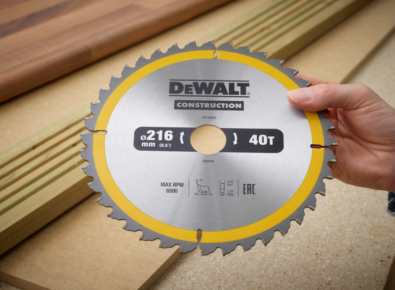 DeWALT DT1953 Construction Cirkelzaagblad - 216 X 30 X 40T - Hout (Met Nagels) - Detailed view of the product