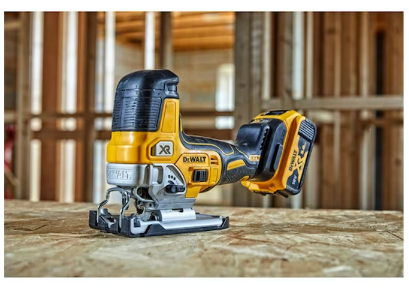 DeWALT DCS335P2 18V XR Li-ion XR Accu Decoupeerzaag Set (2x 5.0Ah) In TSTAK - Koolborstelloos - Detailed view of the product