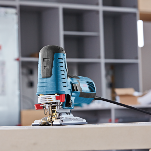 Bosch GST 160 CE Decoupeerzaag In L-Boxx - 800W - T-greep - Variabel - Detailed view of the product